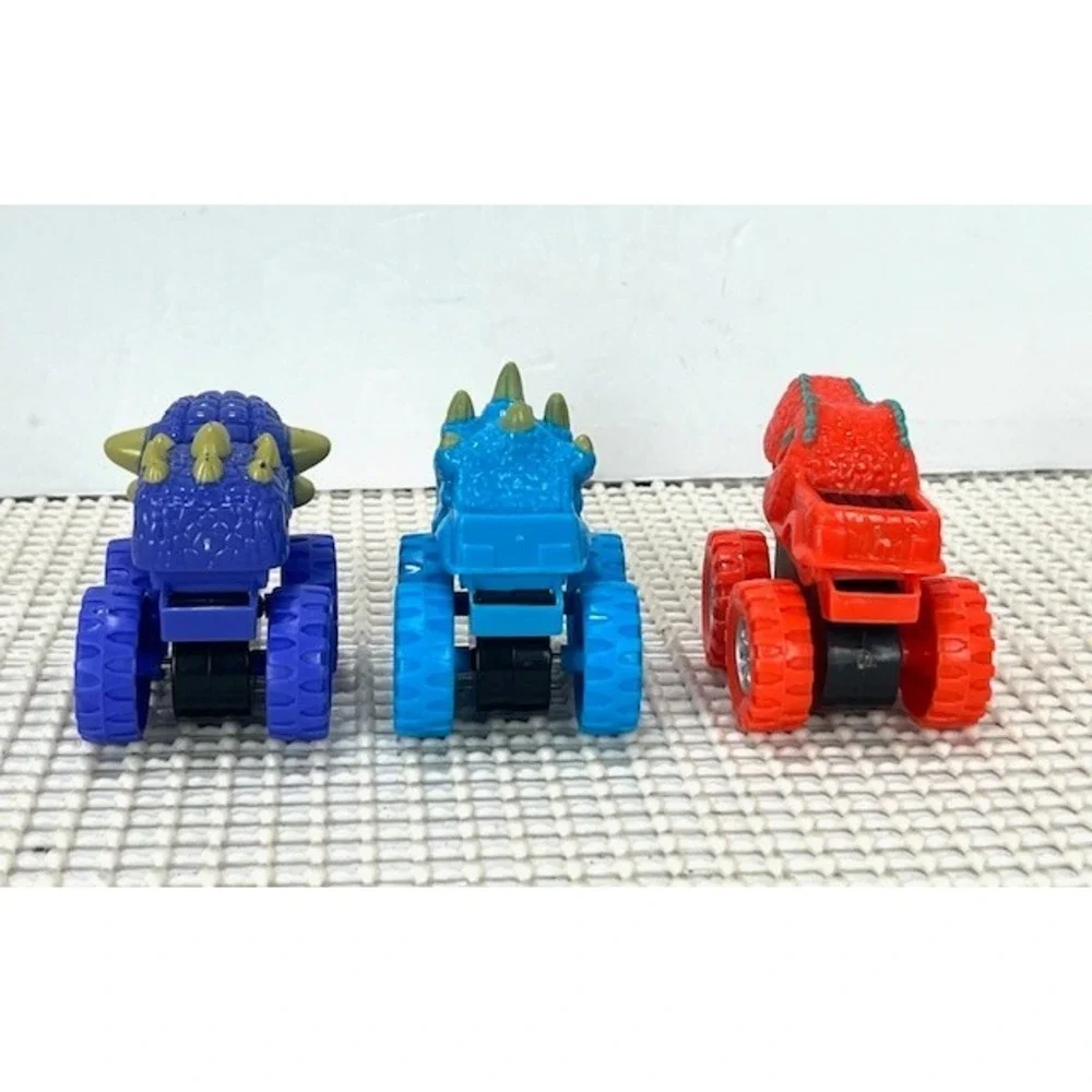 Lot‎ Of 3 Dinosaur Head  Monster Trucks